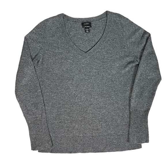 Halogen Sweaters - Halogen Womens 100% Cashmere Gray V-Neck Sweater Medium Old Money Aesthetic